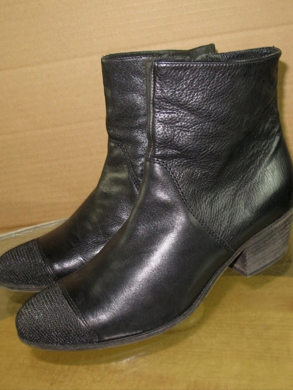 VIC MATIE Women's Ankle Boots Black Leather Made In Italy Size 38/ 7 US